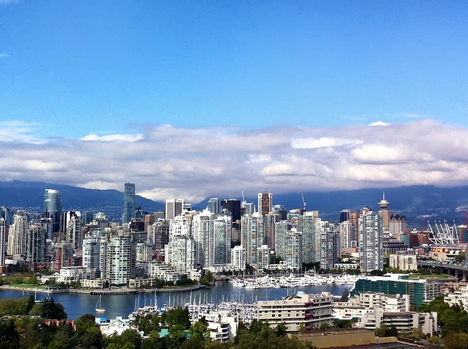 Canada - Scenic Campuses Across Four Seasons